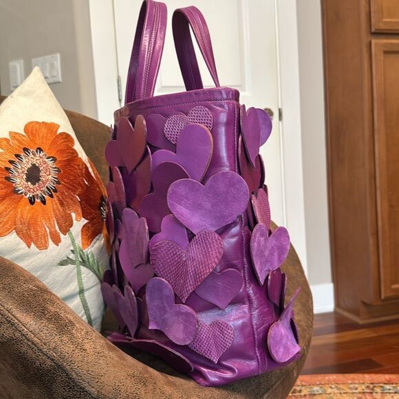 MARC JACOBS ITALY BIG HEART FUCHSIA LEATHER CUTOUT BAG C383189 EUC TAGS $1895 - Picture 11 of 17